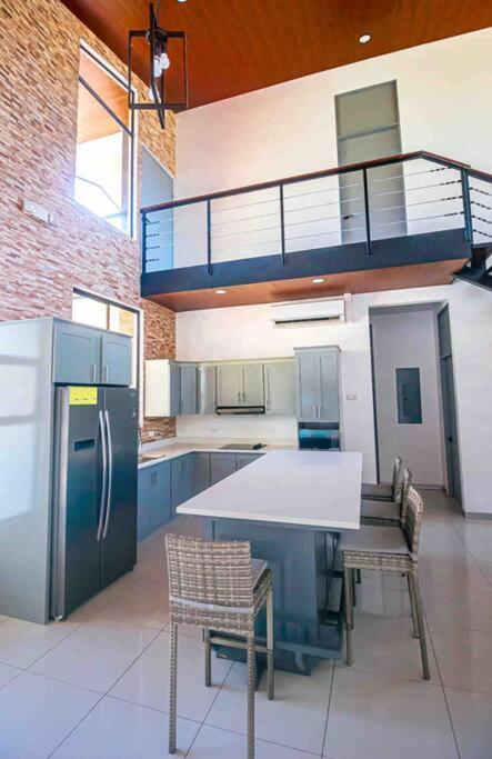 Вилла Hector House Увита Экстерьер фото
