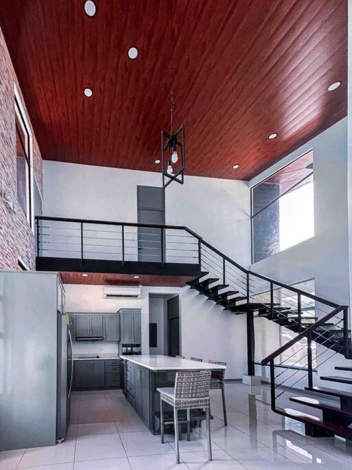 Вилла Hector House Увита Экстерьер фото